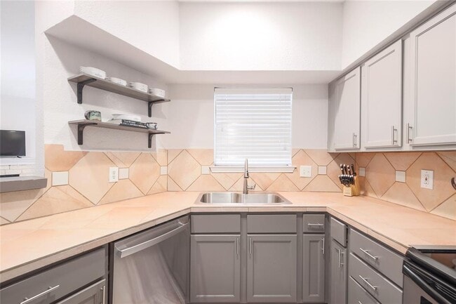 Building Photo - 2450 Wickersham Ln