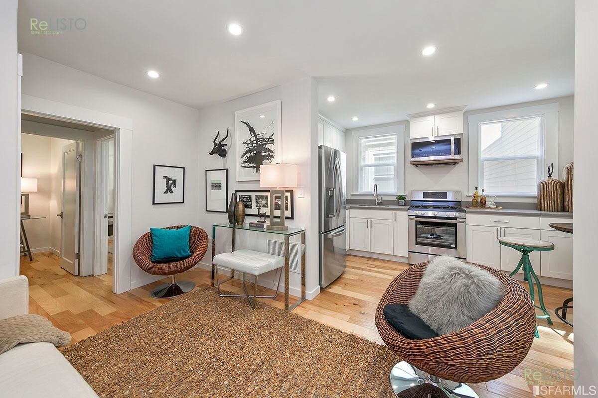 Primary Photo - 39 Rosemont Pl
