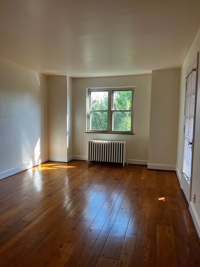 Foto del edificio - 4912 Relleum Avenue