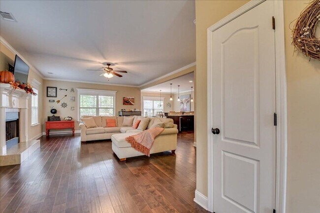 Building Photo - Grovetown Beautiful House