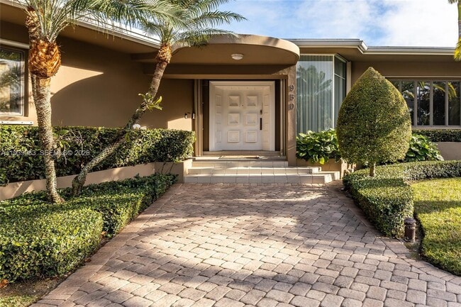Photo - 950 S Southlake Dr # 950, Hollywood FL 33019-950 Apartment