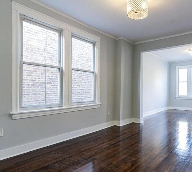 Building Photo - 3 bedroom in Chicago IL 60618
