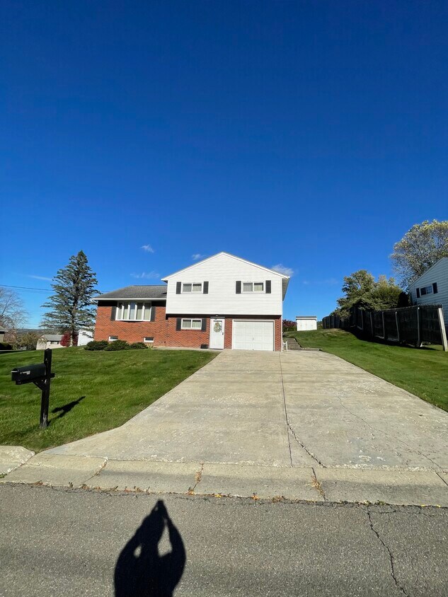 Foto principal - 1005 Murray Hill Rd