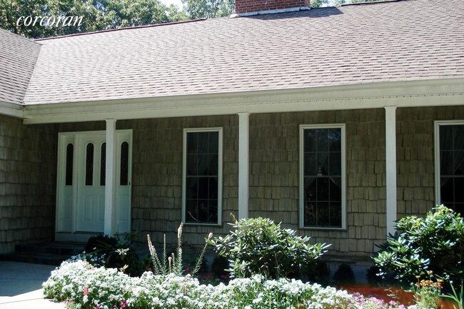 Foto del edificio - 55 Laurel Ln