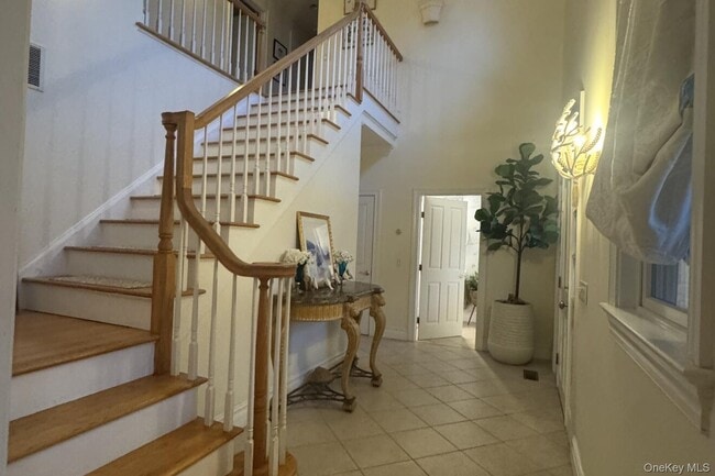 Building Photo - 2465 Fairway Dr