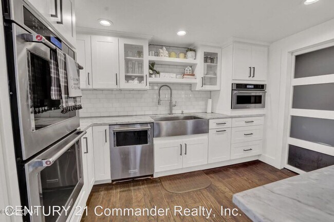 Building Photo - 3 br, 2.5 bath House - 9027 Crook Hollow Rd