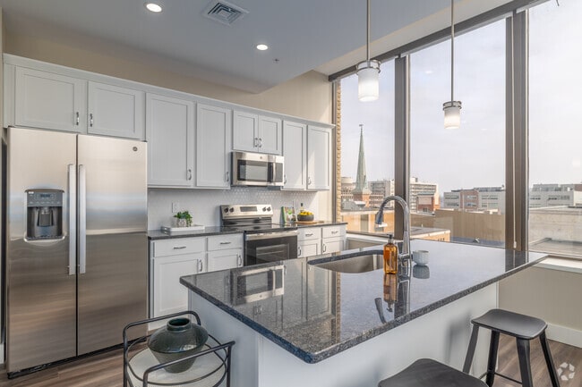 2BR, 2BA - 1,043SF - Kitchen - The Exchange