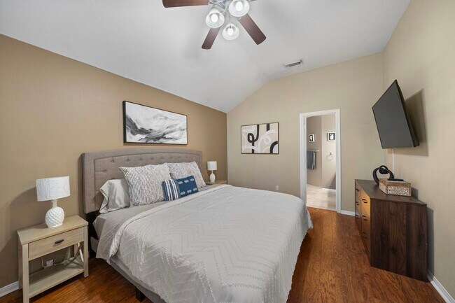 Foto del edificio - 18315 Beaverdell Dr