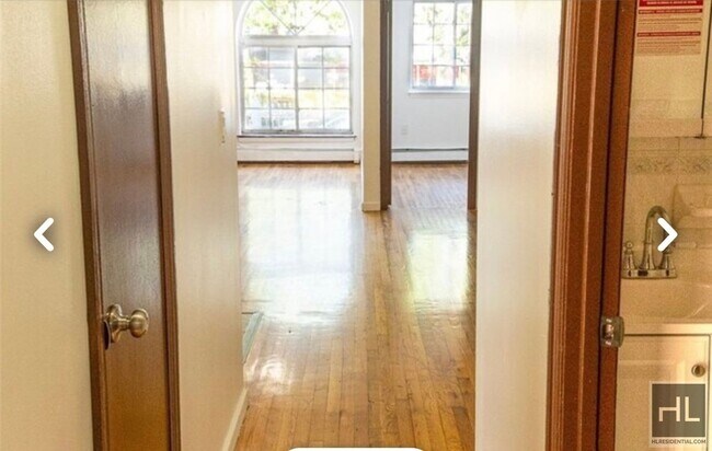 Foto del edificio - 168 PLACE