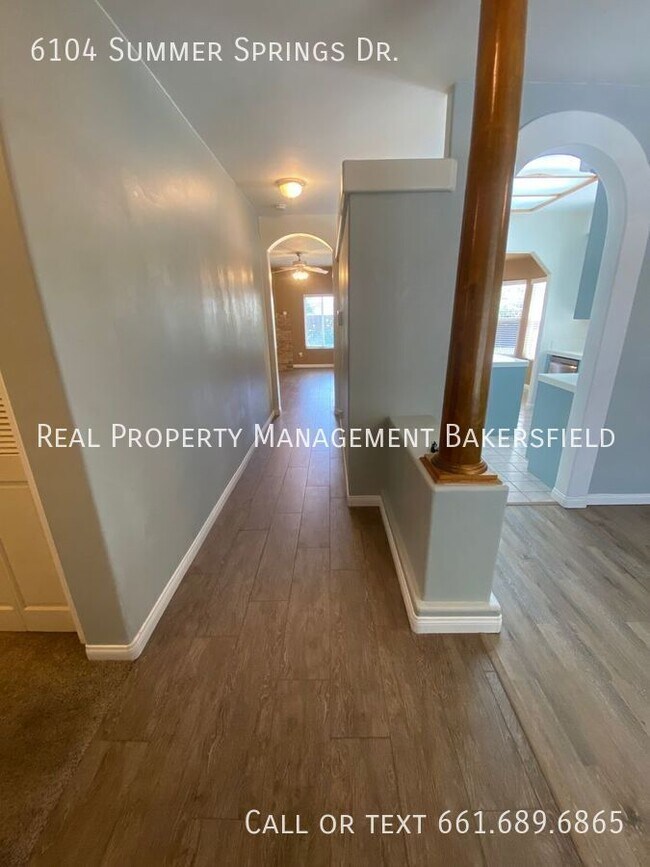 Building Photo - 6104 Summer Springs Dr