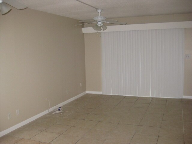 Building Photo - 909 3rd St