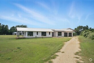 Building Photo - 1800 Man O War Dr