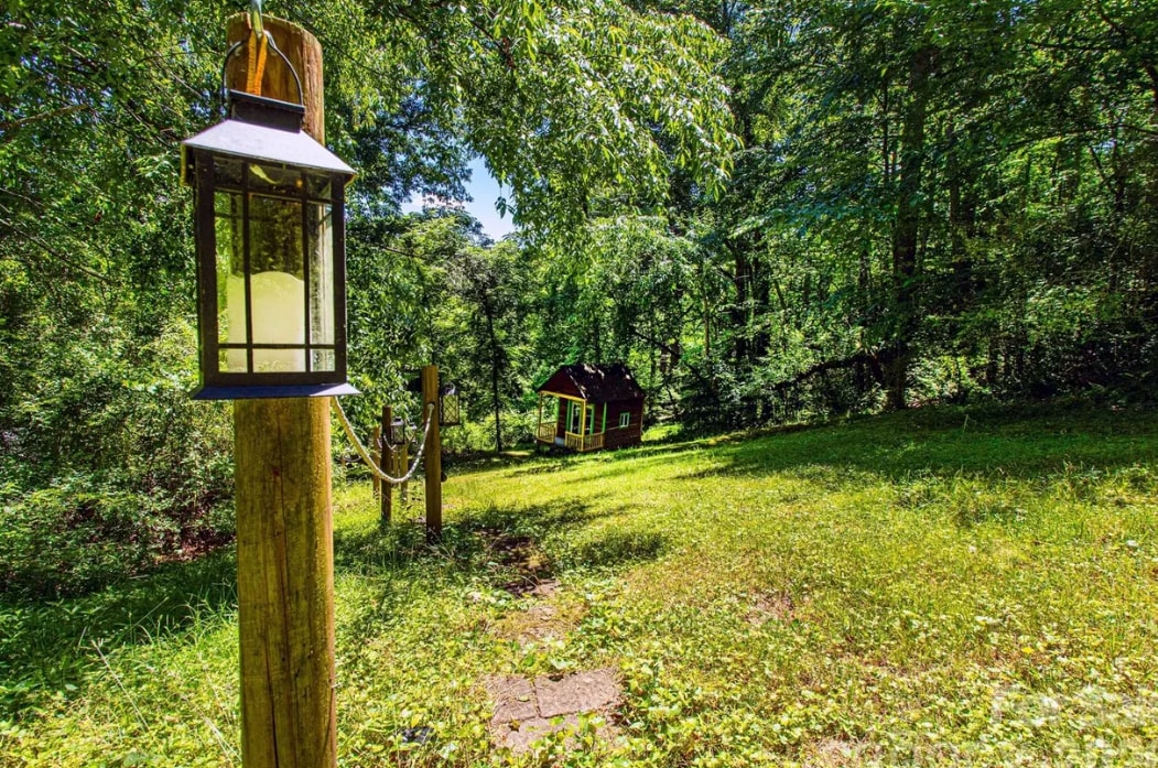 Photo - 73 Cresent Dr (Pisgah Forest, NC)