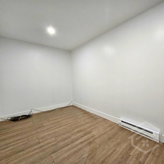Photo du bâtiment - 1-Bedroom unit Available in Aylmer!!