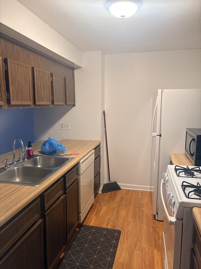 Building Photo - 9602 E Idlewood Dr