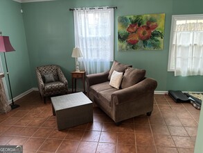 Building Photo - 866 Verdi Way