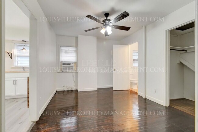 Building Photo - 710 Rubel Ave