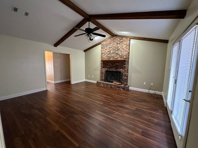 Foto del edificio - Come take a look at this 3-bedroom 2-bath home on the West side of Russellville.