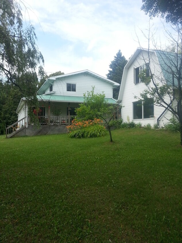 Primary Photo - 1469 Oak Hill Rd