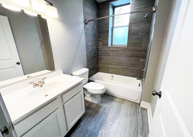 Building Photo - 3216 Bishop St