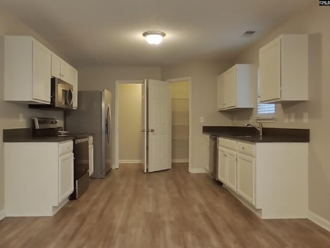 Foto del edificio - 129 Honey Tree Rd