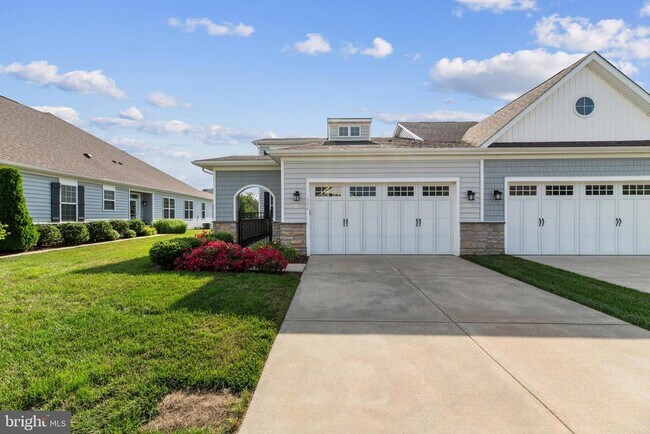 Building Photo - 906 Moorings Cir