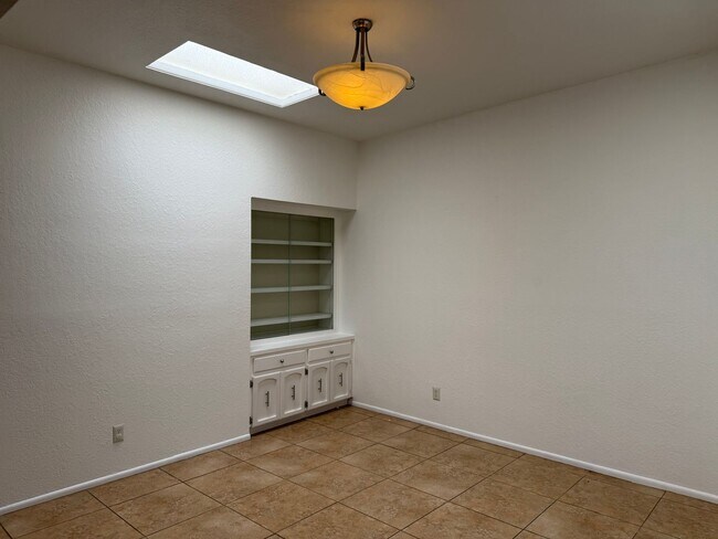 Building Photo - 639 N Richey Blvd