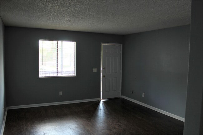 Building Photo - 5136 Westchase Ct