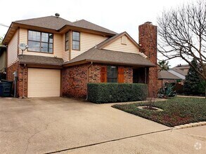 Building Photo - 1502 Villars St