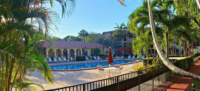 Foto del edificio - 251 S Cypress Rd