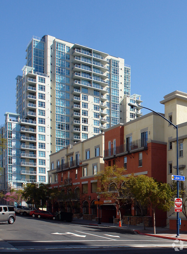 Building Photo - Discovery @ Cortez Hill