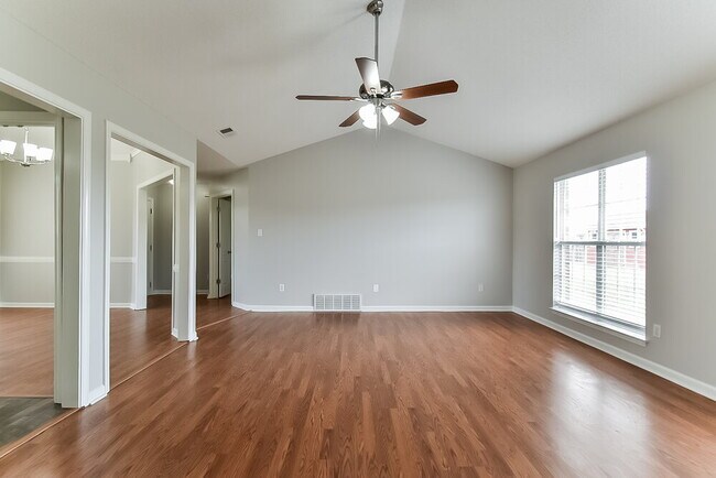Foto del edificio - 2893 Broadway Dr