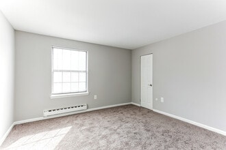 Bedroom - Newpointe Apartments
