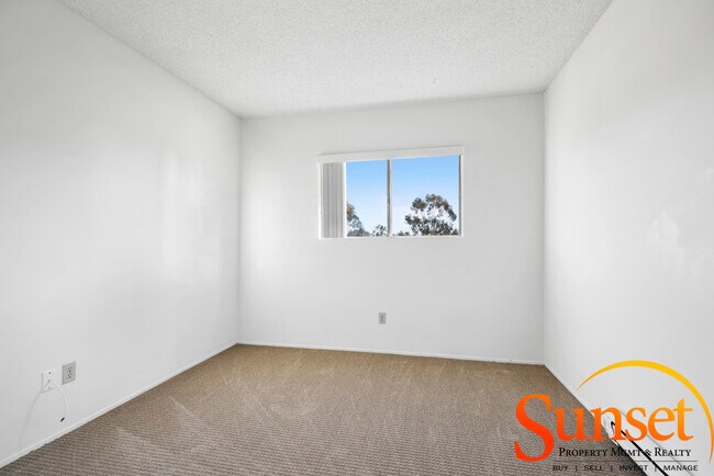 Building Photo - 9415 Gold Coast Dr