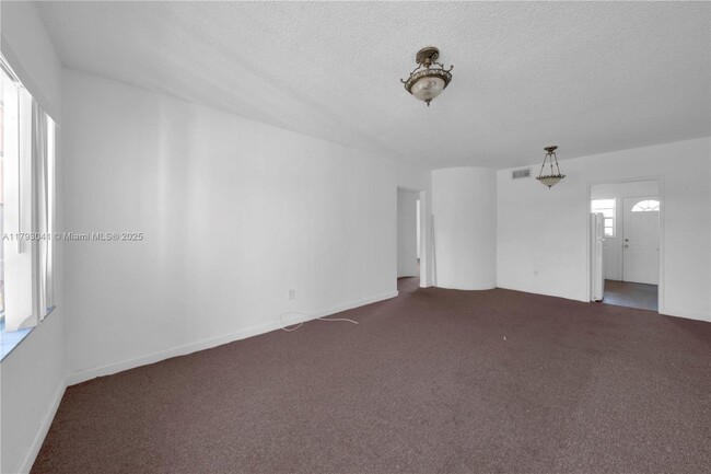 Building Photo - 3401 SW 10th St