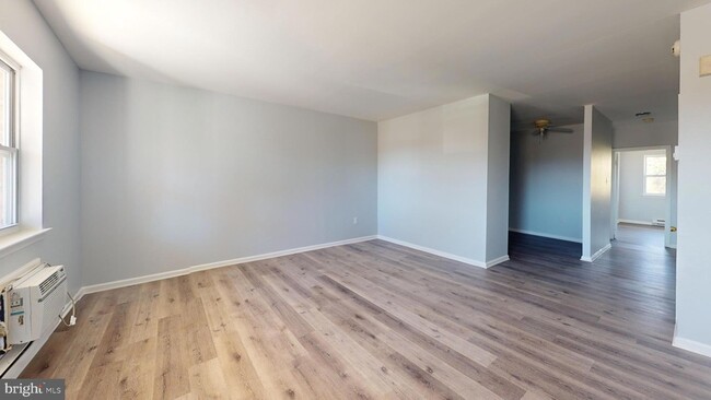 Photo - 758-758 E 25th St Apartment