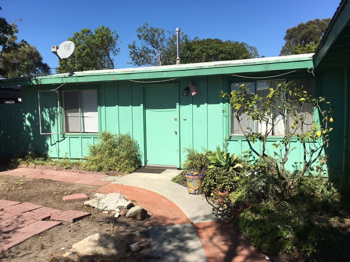 6648 Del Playa Dr, Isla Vista, CA 93117 House Rental in Isla Vista