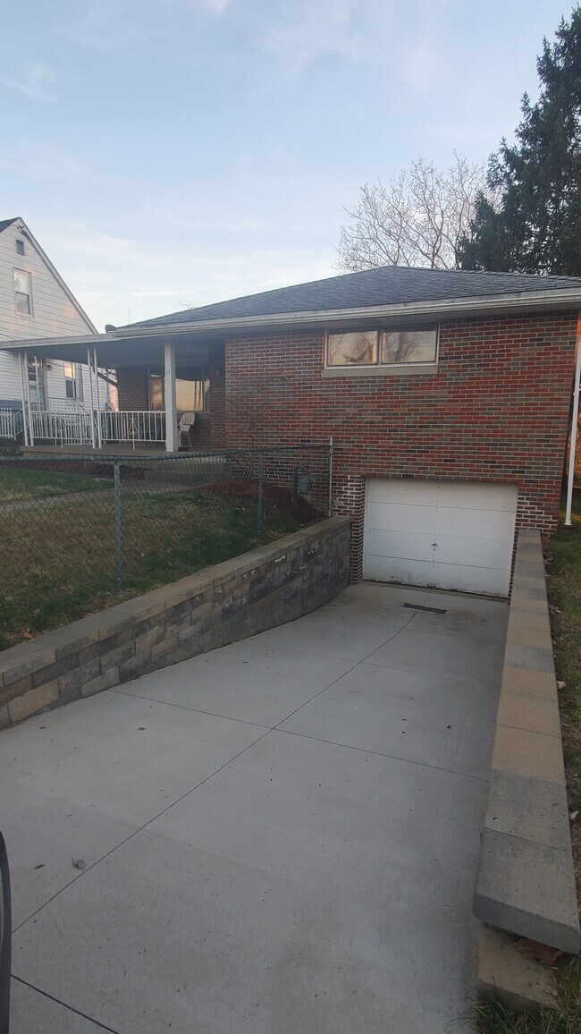 Newly Redone Driveway - 17 Hubbard Ln