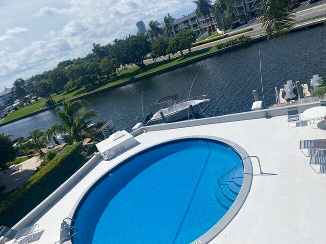 Foto del edificio - 467 Golden Isles Dr