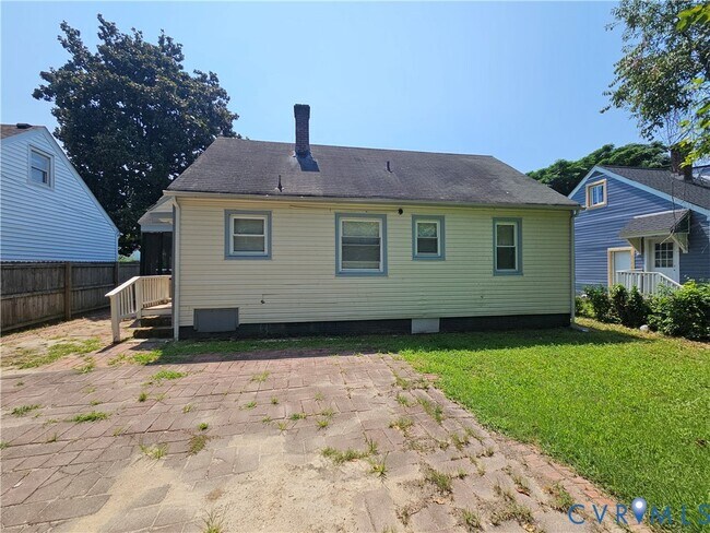 Foto del edificio - 3909 Larchmont Ln