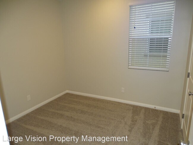 Foto del edificio - 5 br, 3 bath House - 2275 Teatro Avenue