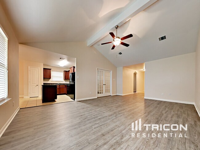 Building Photo - 329 Shoshone Ridge Drive La Marque TX