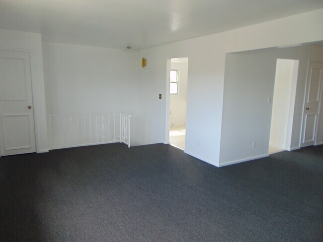 Foto del edificio - 529 Bayview Ave