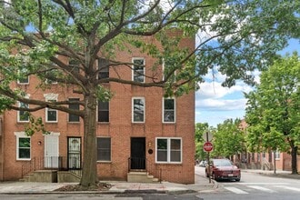 Building Photo - 112 N Schroeder St