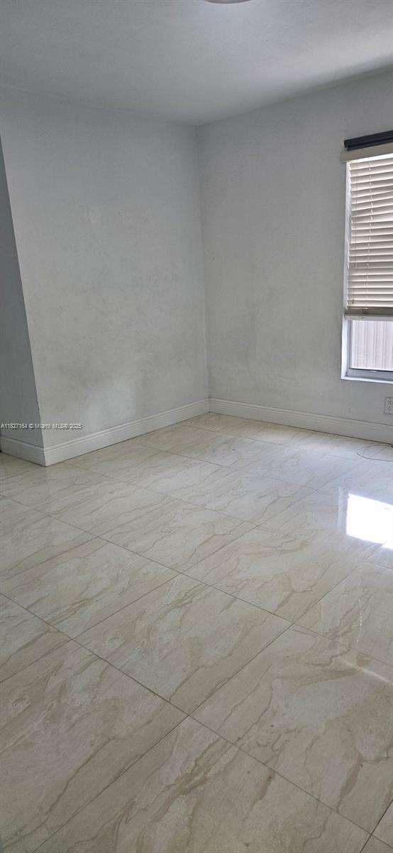 Foto del edificio - 9748 Little River Dr
