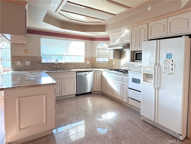 Foto del edificio - 232 E Floral Ave