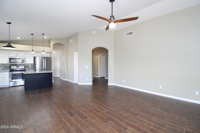 Building Photo - 1816 E Morgan Dr
