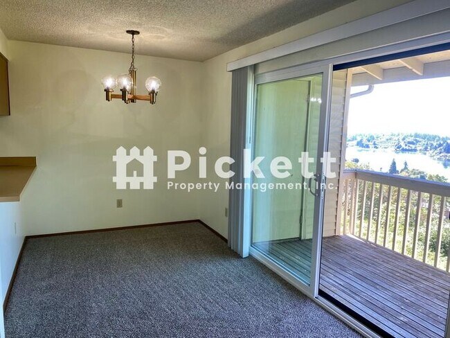 Foto del edificio - 3340 Narrows View Ln NE