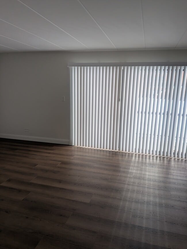 Building Photo - 201 E Janata Blvd