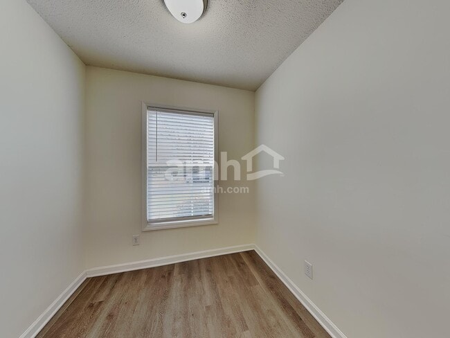 Building Photo - 105 Bristol View Cir